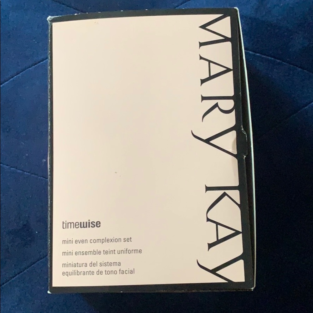 MaryKay - Timewise mini even complexion set.